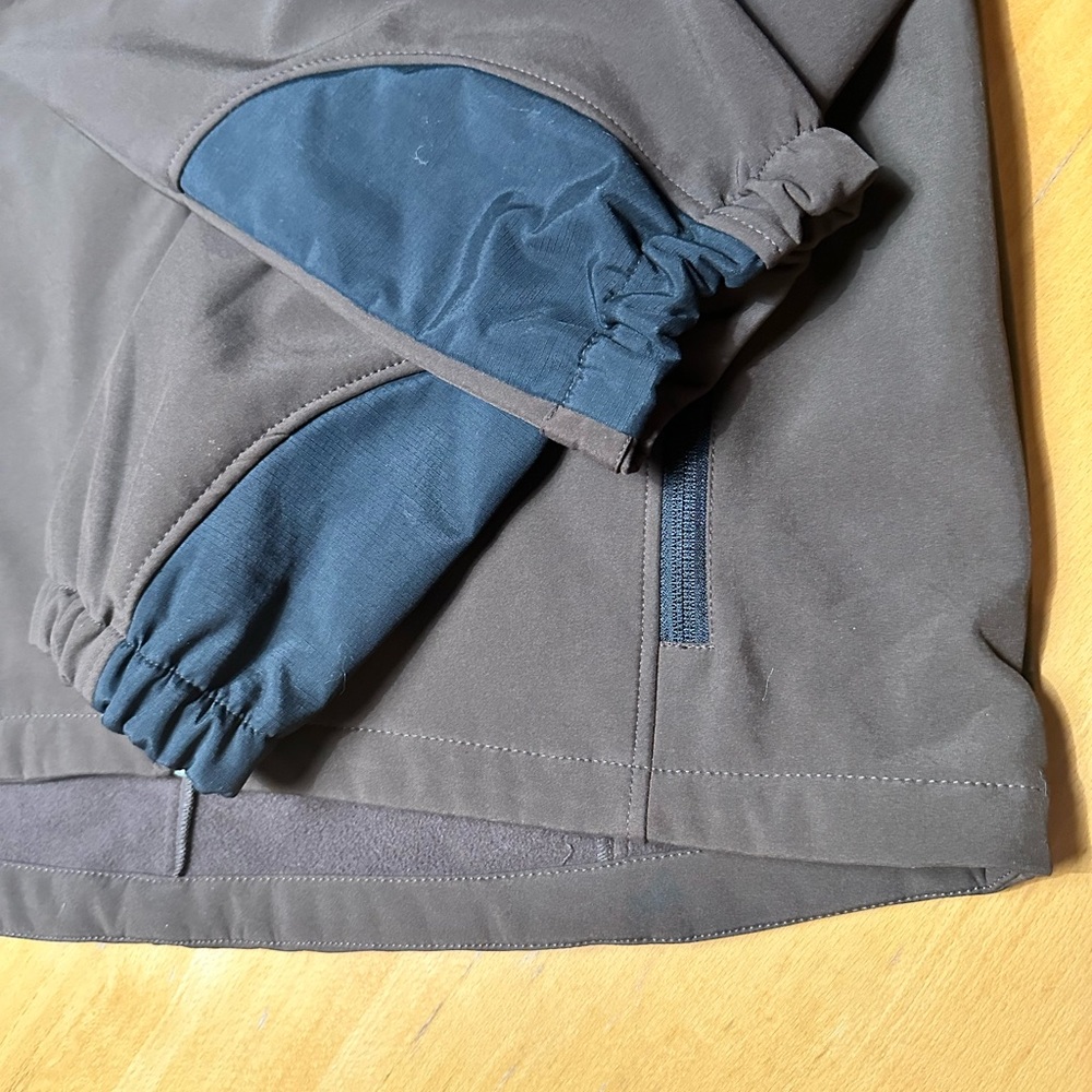 NWT Reebok Hardshell Jacket - Picture 2 of 8